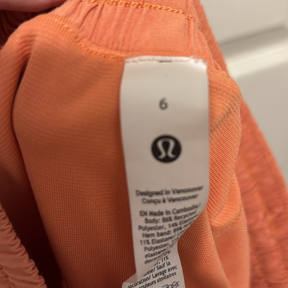 lululemon athletica hotty hot shorts Women's Coral Athletic Shorts - Picture 5 of 6